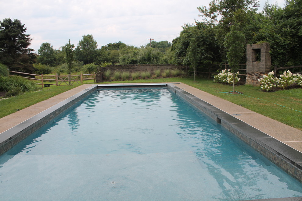 Diseño de piscina tradicional rectangular