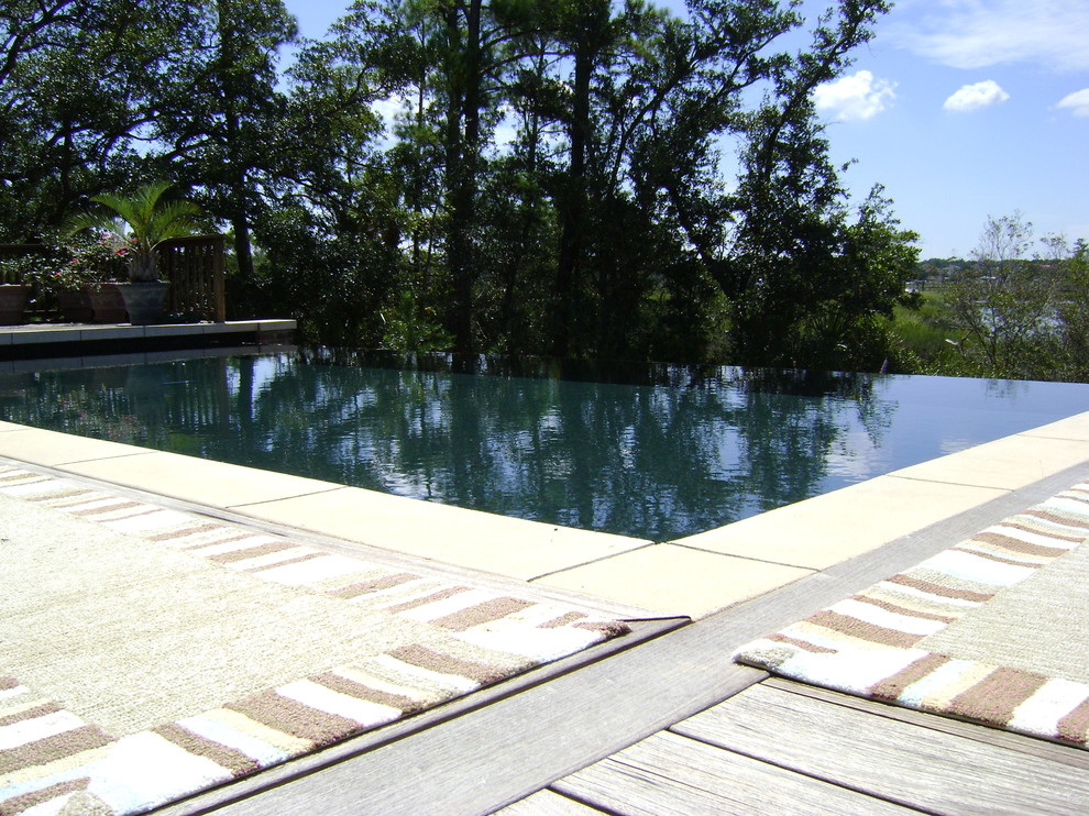 Design ideas for a modern swimming pool in Charleston.