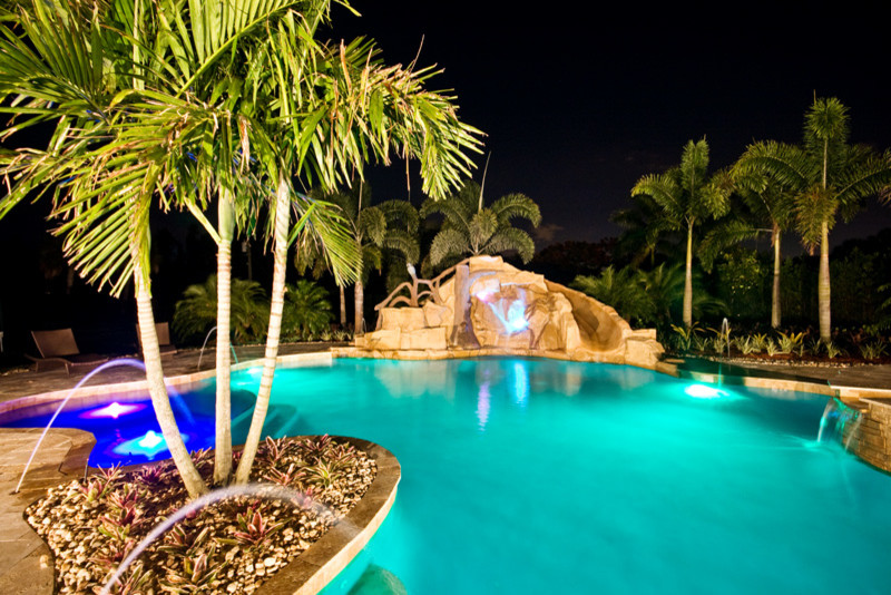 Foto di una piscina tropicale