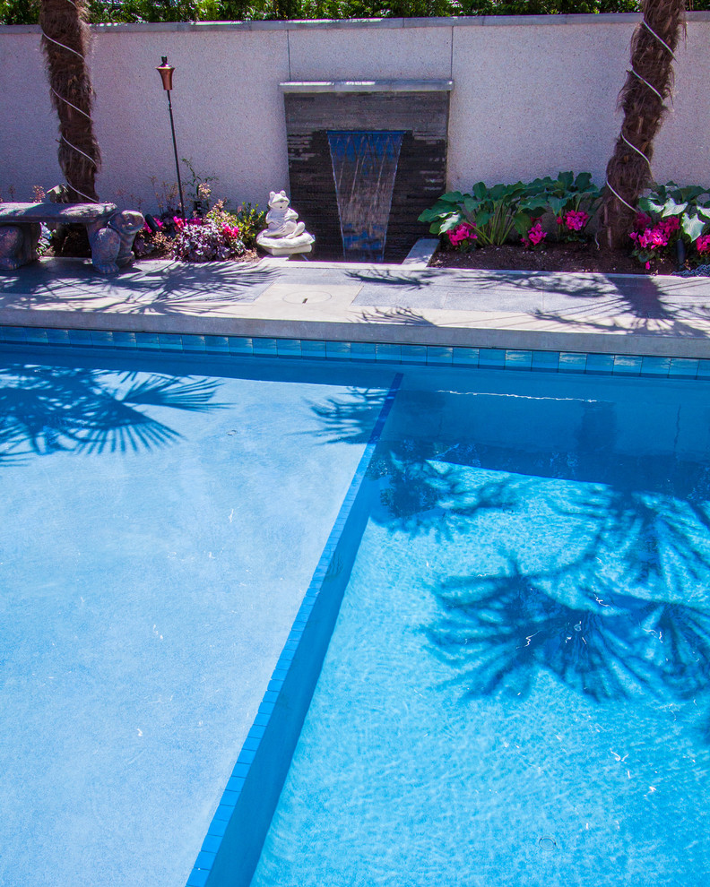 Baja Shelf Traditional Pool Vancouver by Alka Pool Construction Ltd