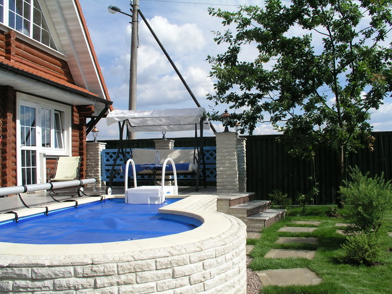 Пример оригинального дизайна: бассейн в стиле неоклассика (современная классика)