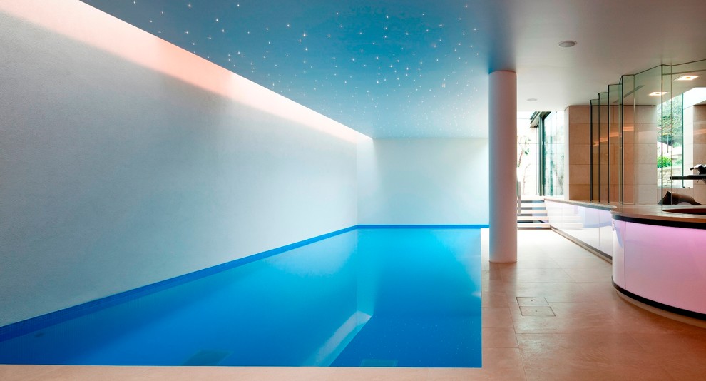 Modelo de piscina minimalista interior