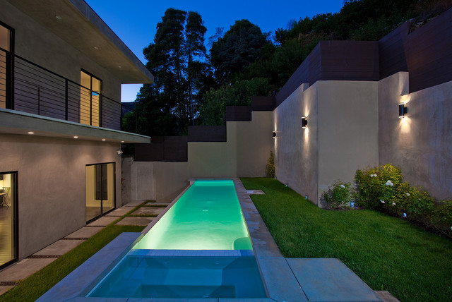 Bauhaus - Modern - Swimming Pool & Hot Tub - Los Angeles - by Jonathan  Weston Architect/Interiors | Houzz IE