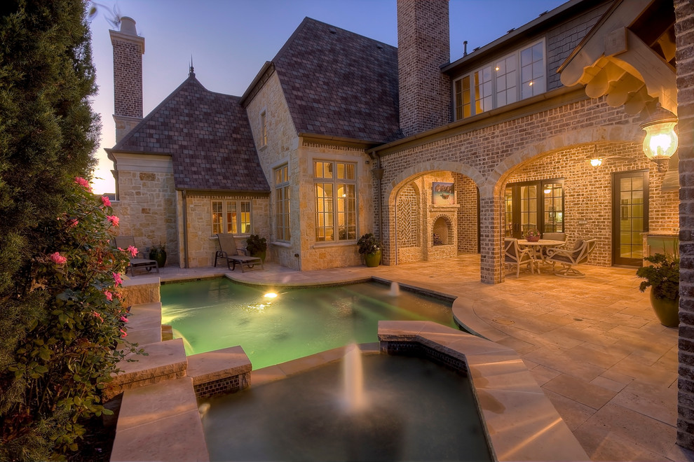 Traditional swimming pool in Dallas.