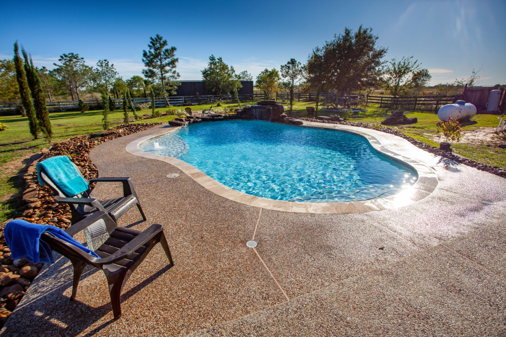 Berry Family Rustic Pool Houston by Richard's Total Backyard
