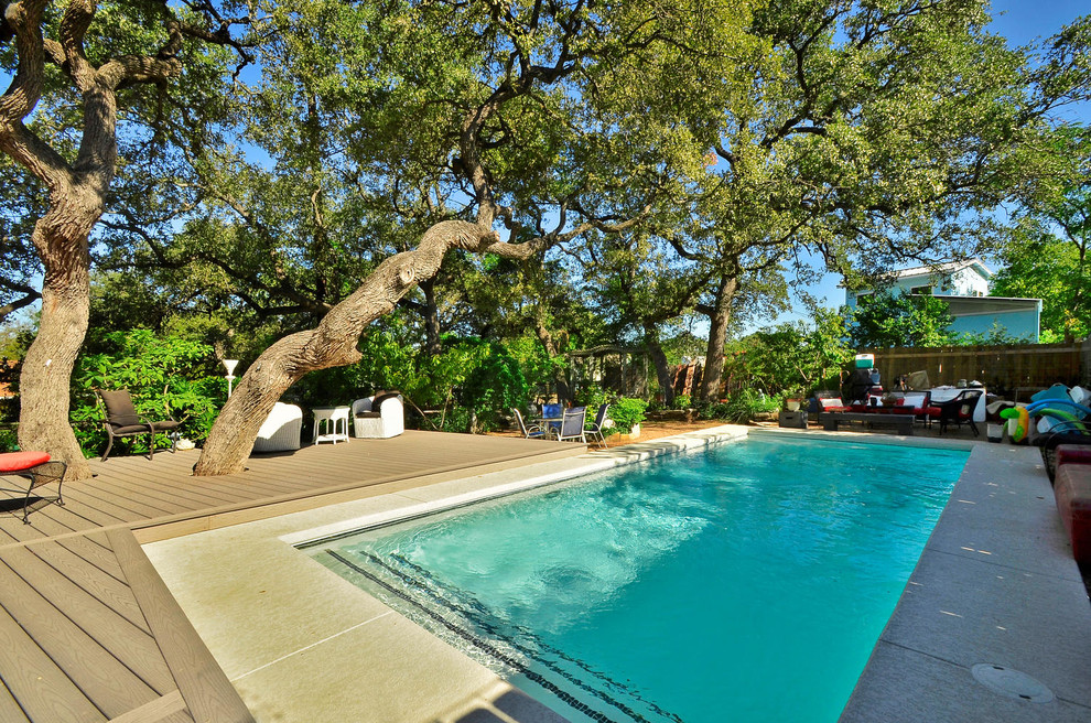 Modern swimming pool in Austin.