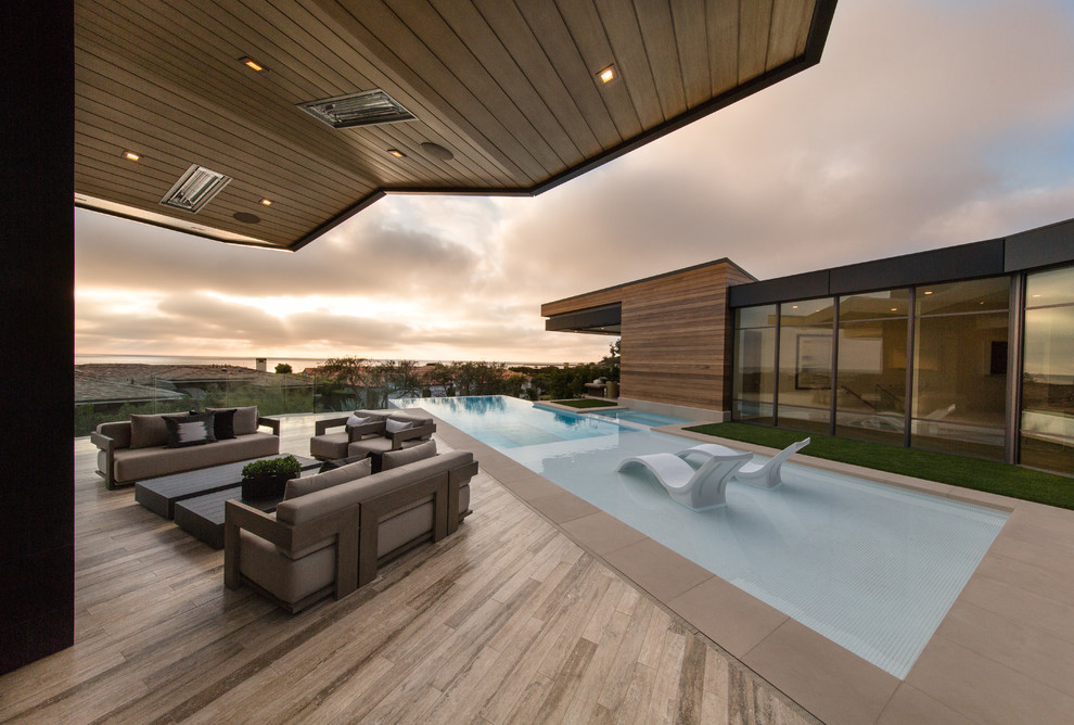 Photo of a contemporary swimming pool in Orange County.