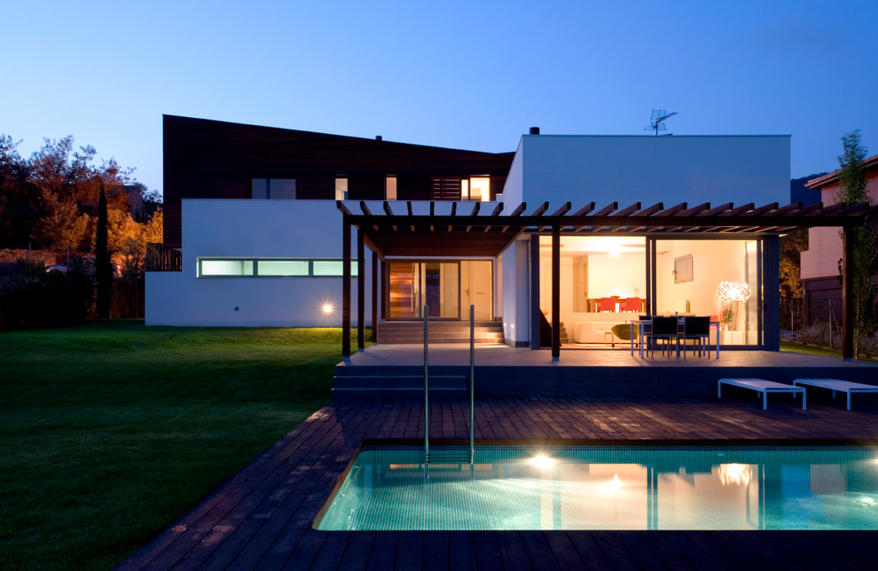 Design ideas for a contemporary swimming pool in Barcelona.