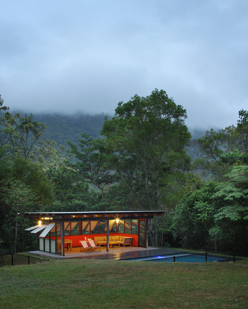 Cette image montre un Abris de piscine et pool houses design.