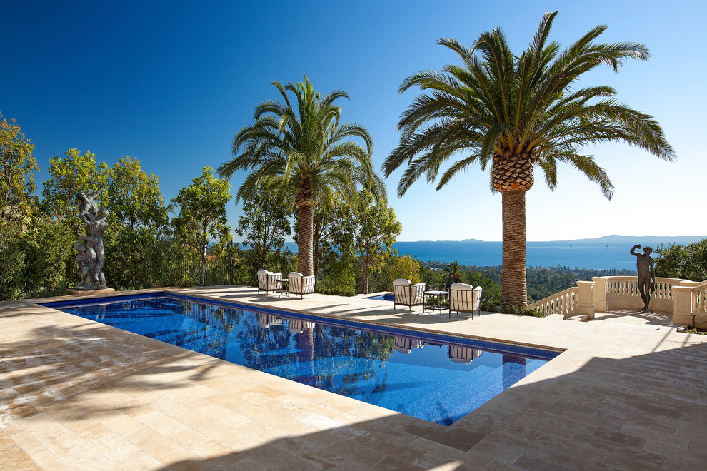 Ejemplo de piscina mediterránea rectangular