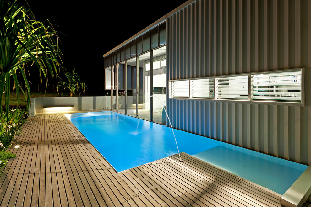 Mittelgroßer Moderner Pool in Sunshine Coast