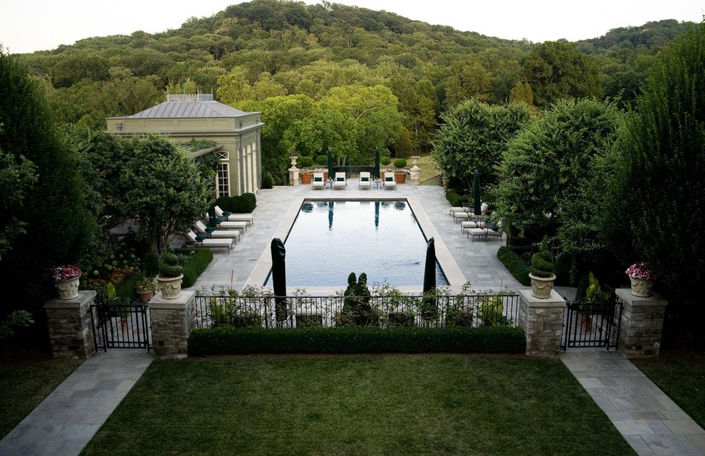 Example of a classic rectangular pool design in Nashville