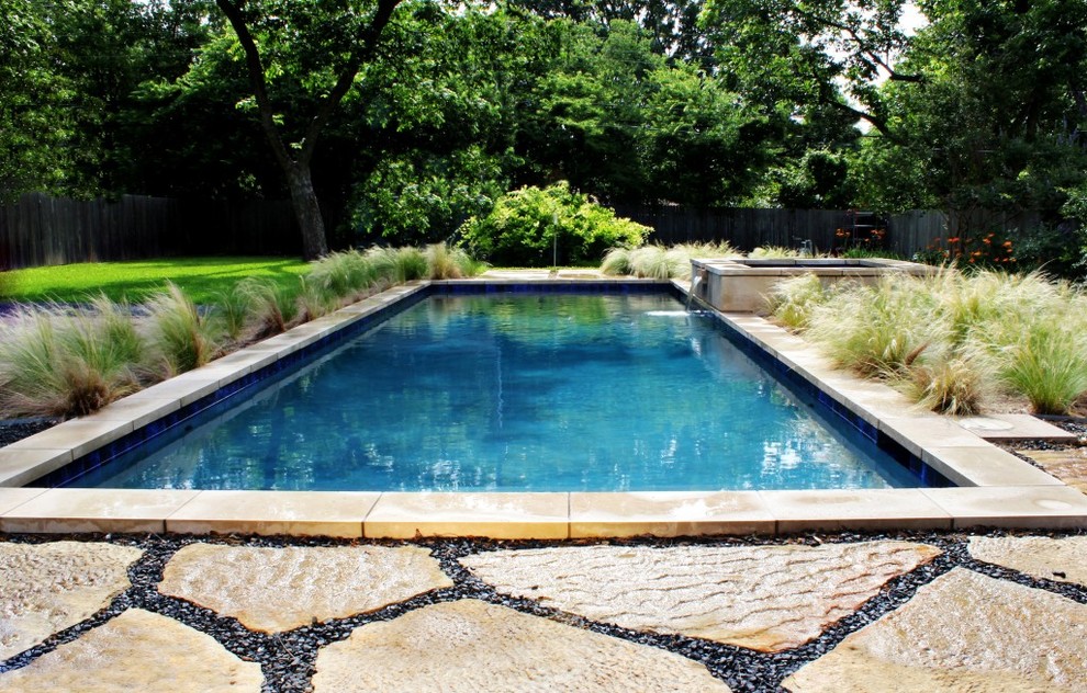 Imagen de piscina actual rectangular