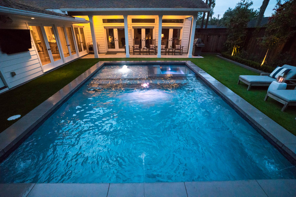 Idee per una piccola piscina minimal rettangolare dietro casa con pedane