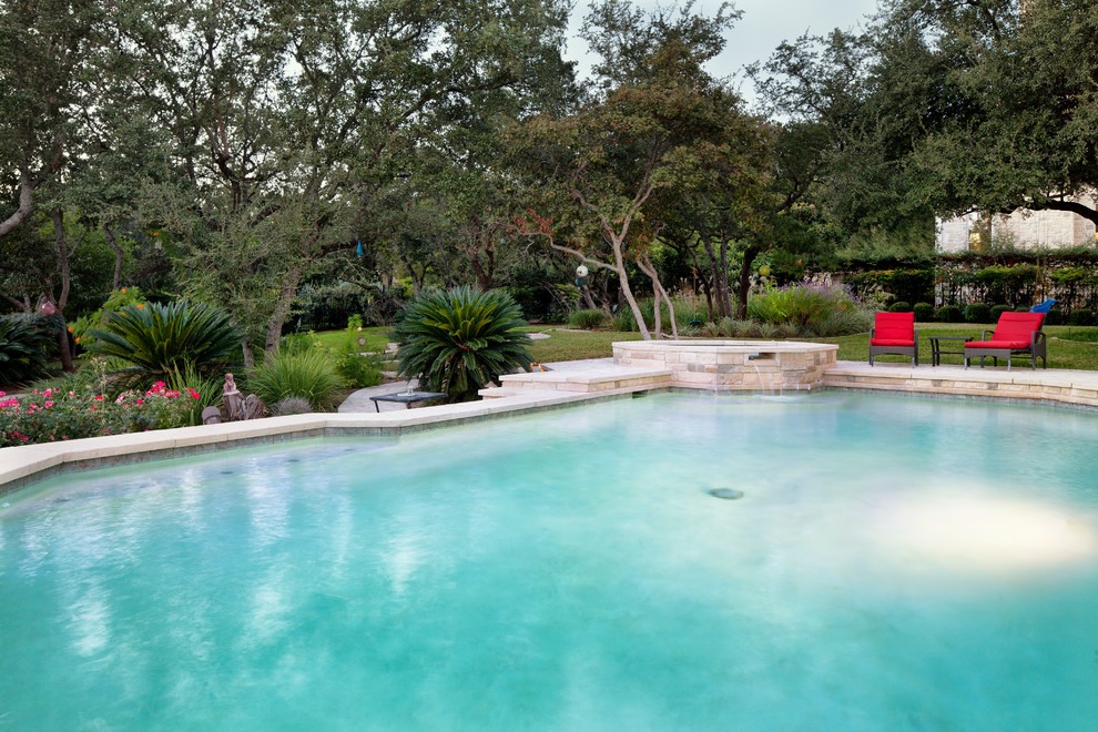 Elegant pool photo in Austin