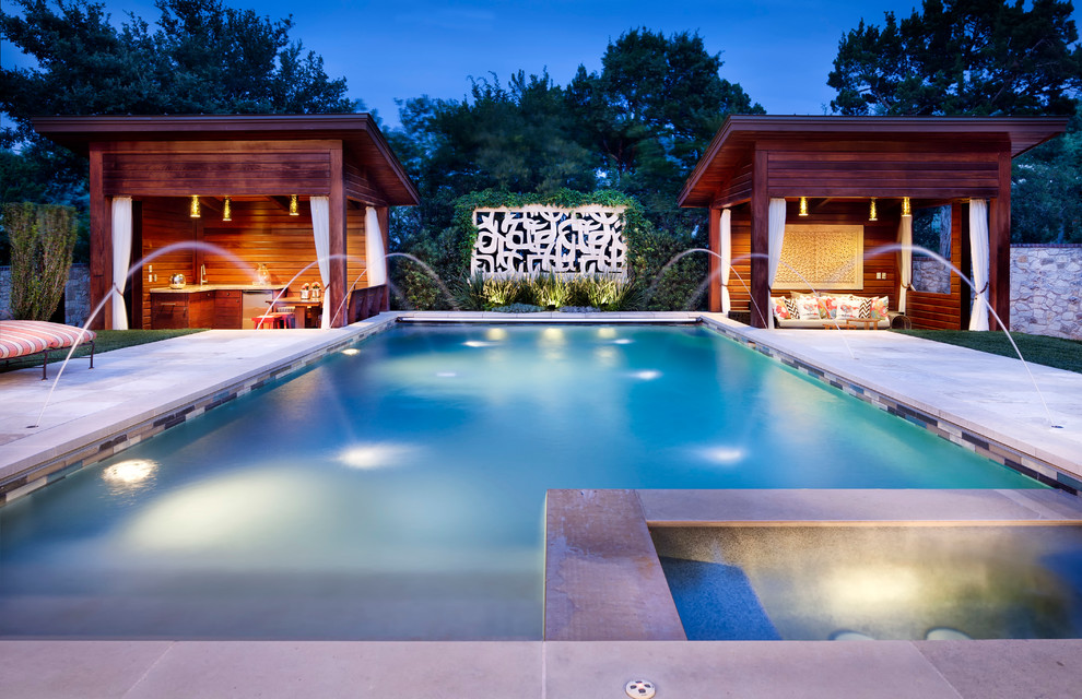 Foto di una piscina design rettangolare