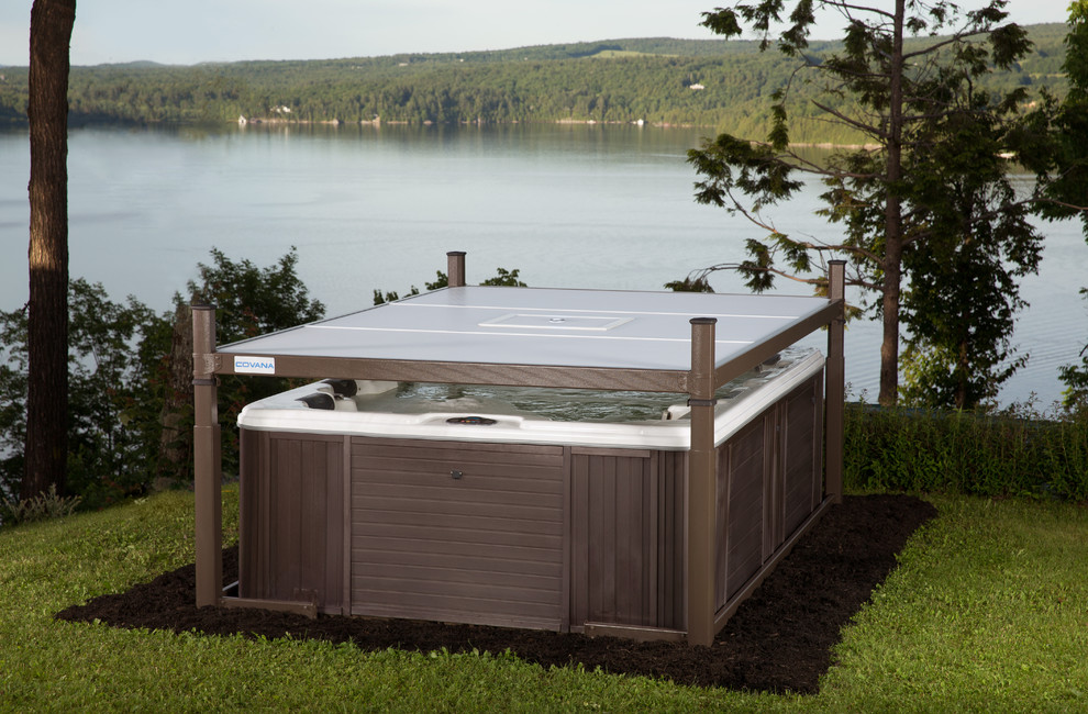 Elegant backyard hot tub photo in San Francisco