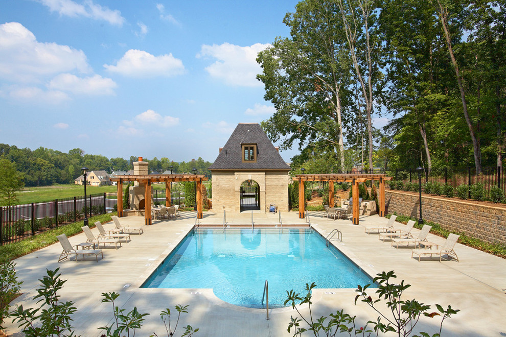 Foto de casa de la piscina y piscina clásica rectangular