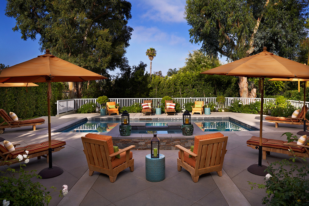 Design ideas for a classic swimming pool in Los Angeles.