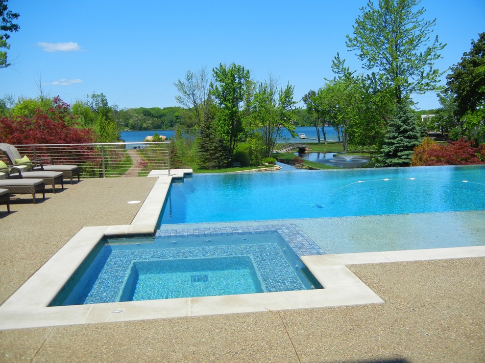 Inspiration for a large timeless pool remodel in Detroit