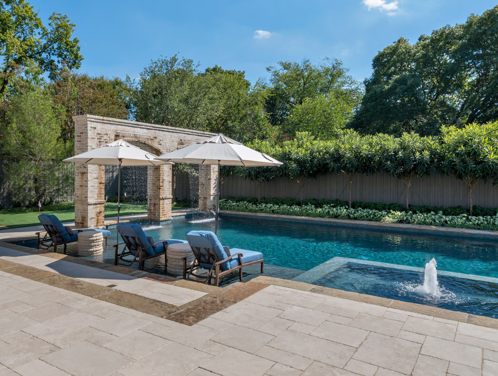 Design ideas for a classic swimming pool in Dallas.
