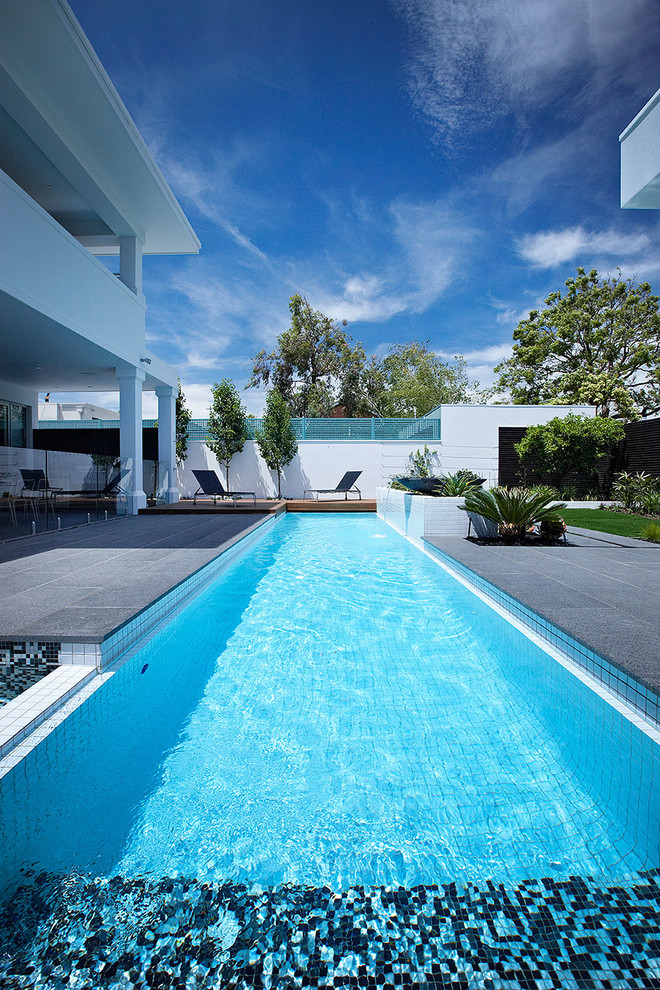 Inspiration for a contemporary pool remodel in Melbourne