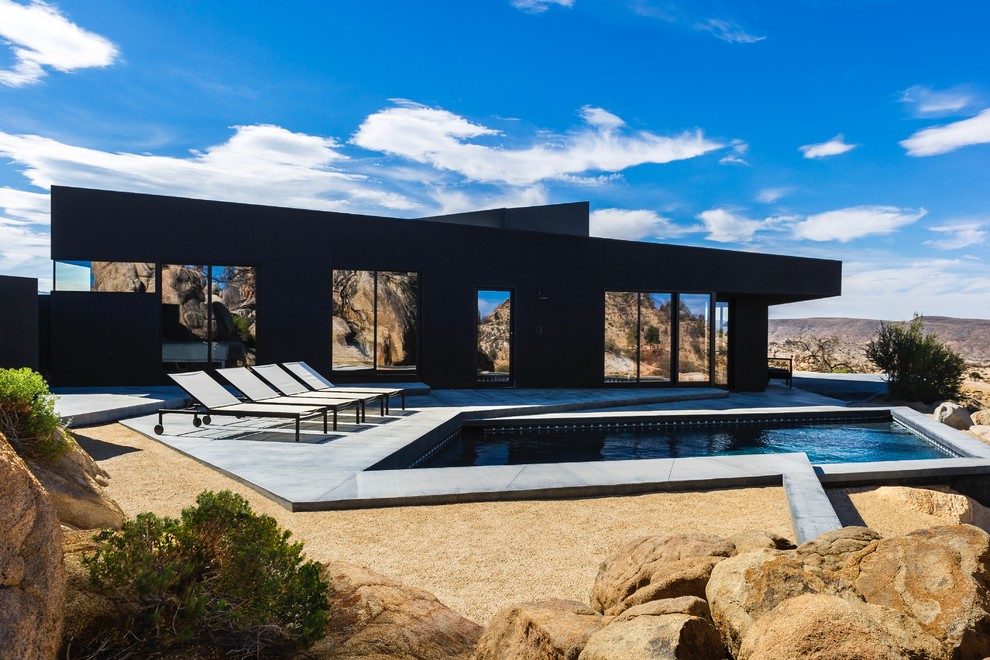 Desert Black House Modern Pool Los Angeles by Moderne Builders