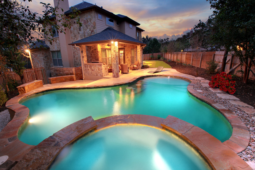 Example of a trendy pool design in Austin