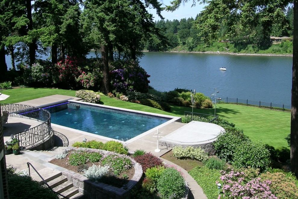 Dunthorpe Riverfront Estate Traditional Pool Portland by James