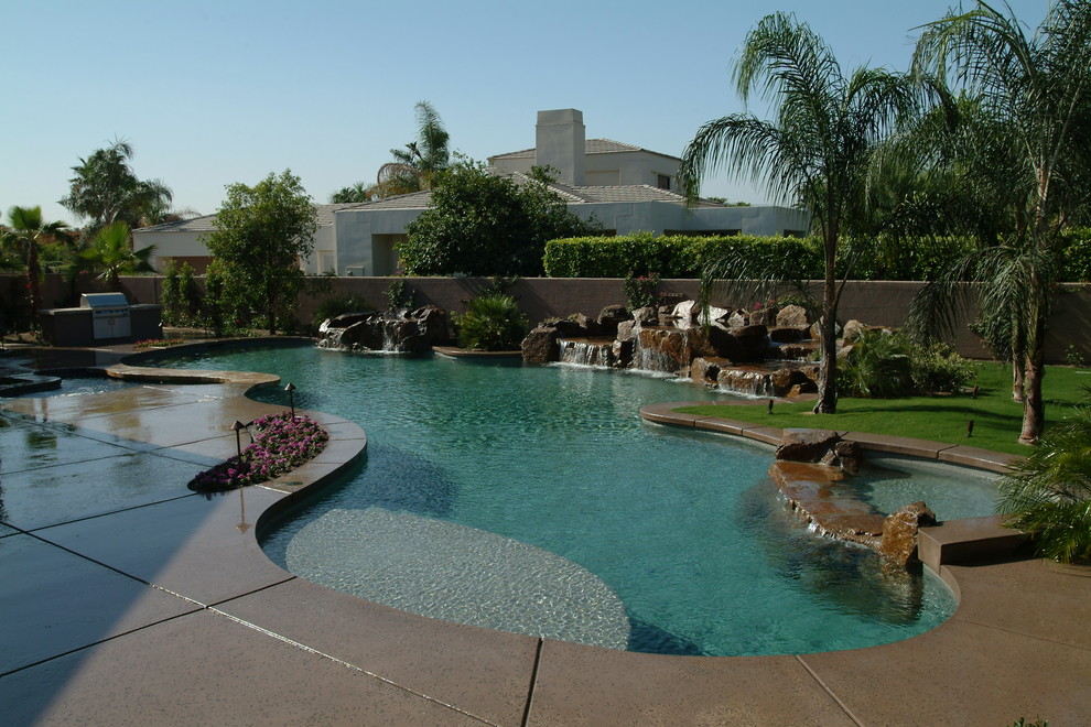 Pool - tropical pool idea in Los Angeles
