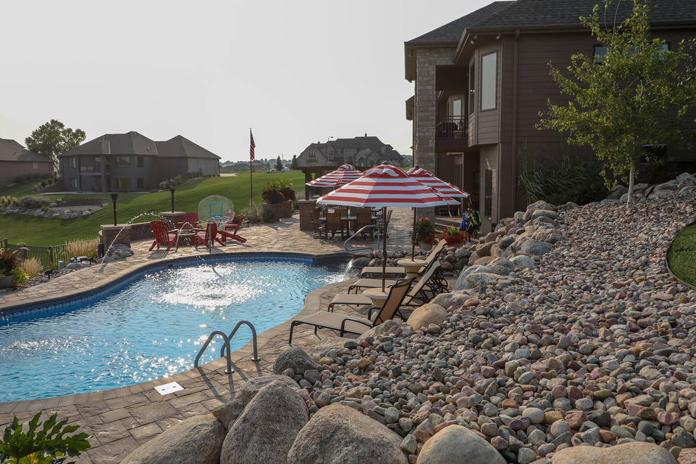 This is an example of a traditional swimming pool in Omaha.