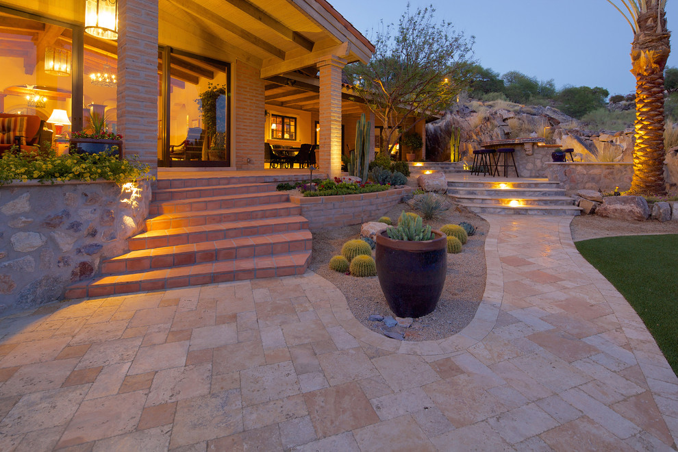 Großer Mediterraner Pool hinter dem Haus in individueller Form mit Betonboden in Phoenix