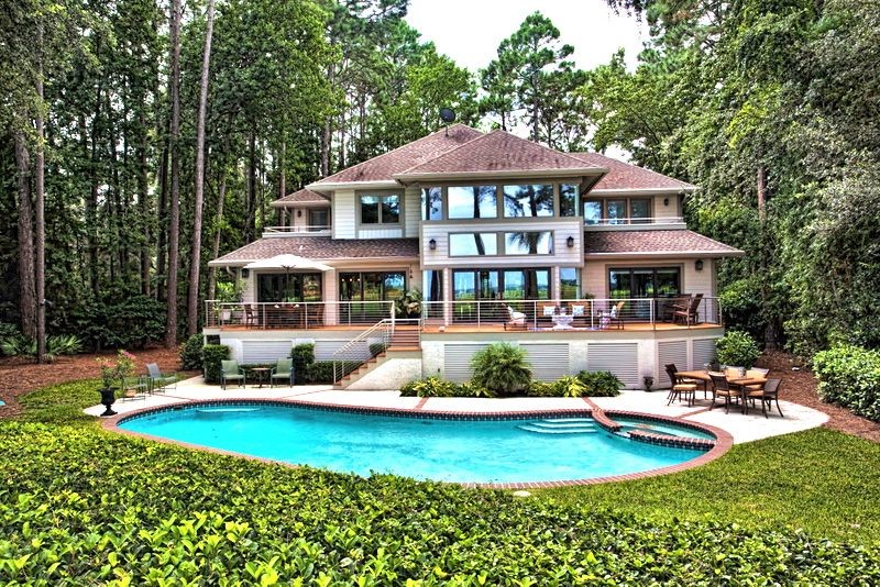 Example of a transitional pool design in Charleston