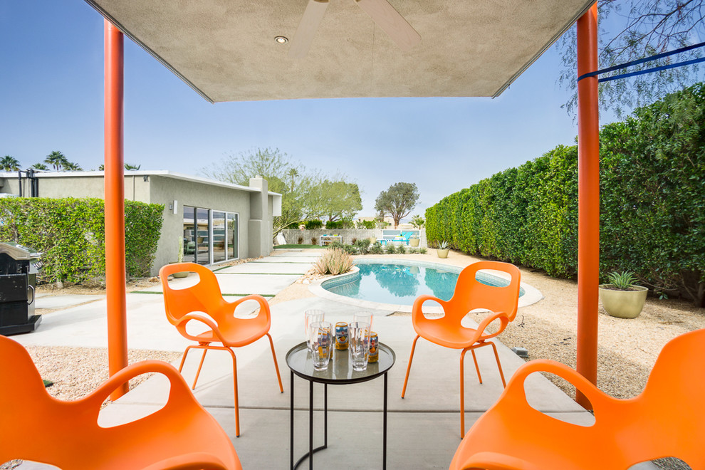 Inspiration for a midcentury swimming pool in Los Angeles.