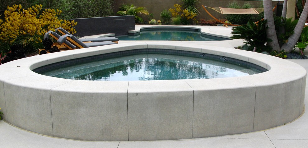 Inspiration for a contemporary swimming pool in San Diego.