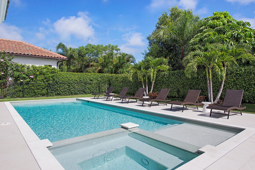 This is an example of a traditional swimming pool in Miami.
