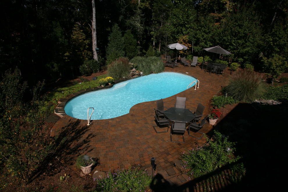 Pool - modern pool idea in Burlington
