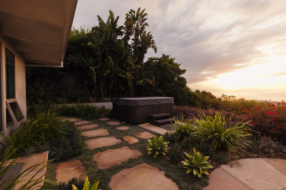 Flagstone walkway and hot tub on Santa Barbara Mesa Contemporary