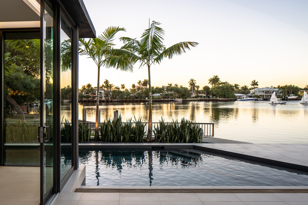 Fort Lauderdale Contemporary Waterfront Solar Plaza Residence