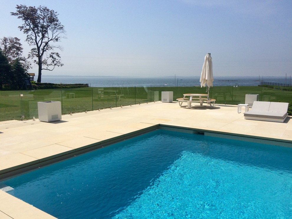 Frameless Glass Pool Fence Rye NYframelss Contemporain Piscine
