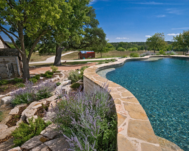 Fredericksburg/Grapetown Texas Ranch Pool/Spa/Waterfall Rustic Pool
