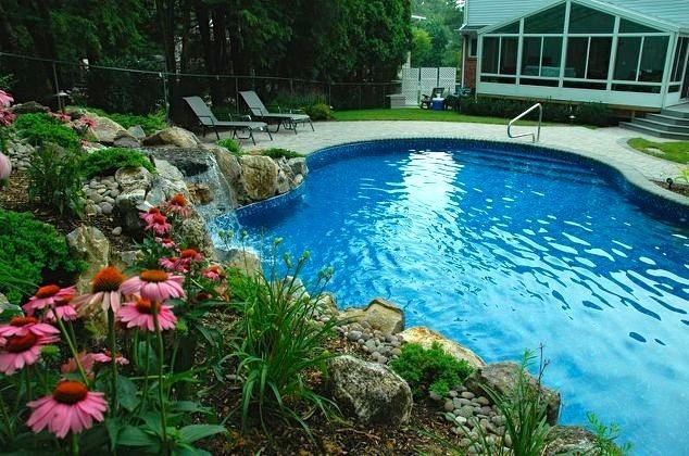 Idée de décoration pour une piscine.
