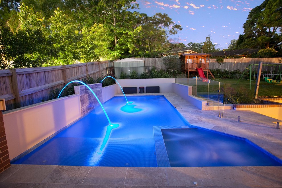 Contemporary swimming pool in Sydney.