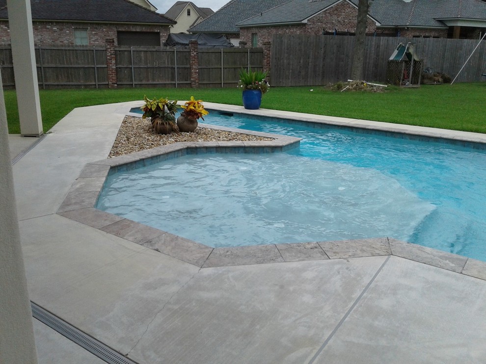 Geometric Pool With Octagon Shaped Tanning Ledge Bubblers Swim Lane And Pool L Pool New Orleans By The Pool Guy Houzz