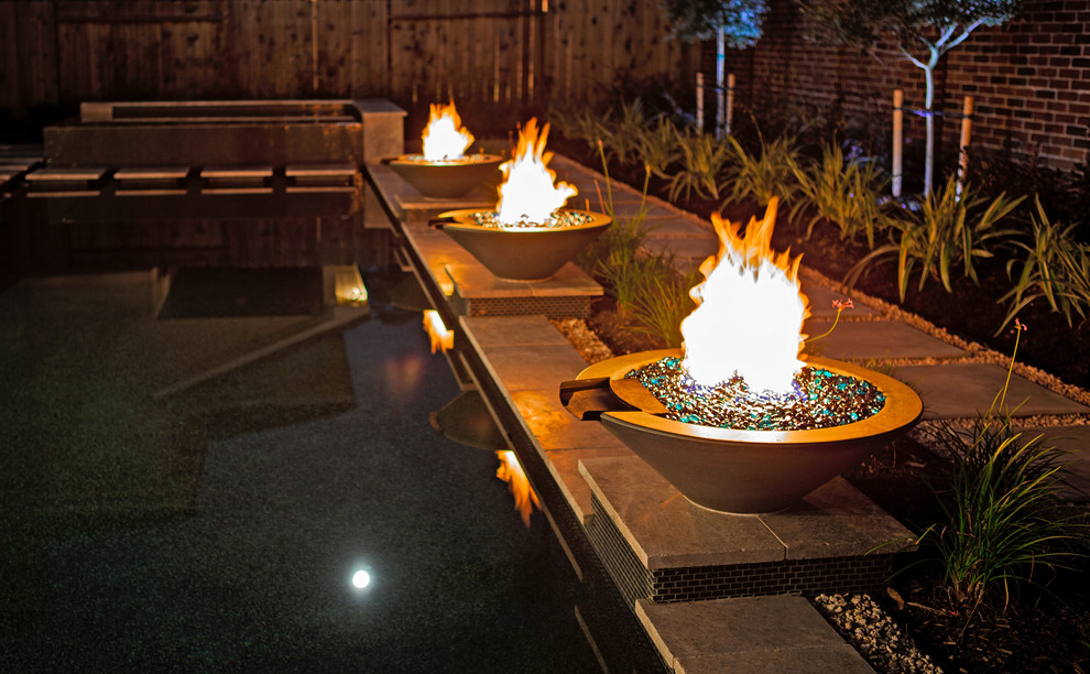 Geometric Relaxation Contemporary Pool Houston by Water's Edge