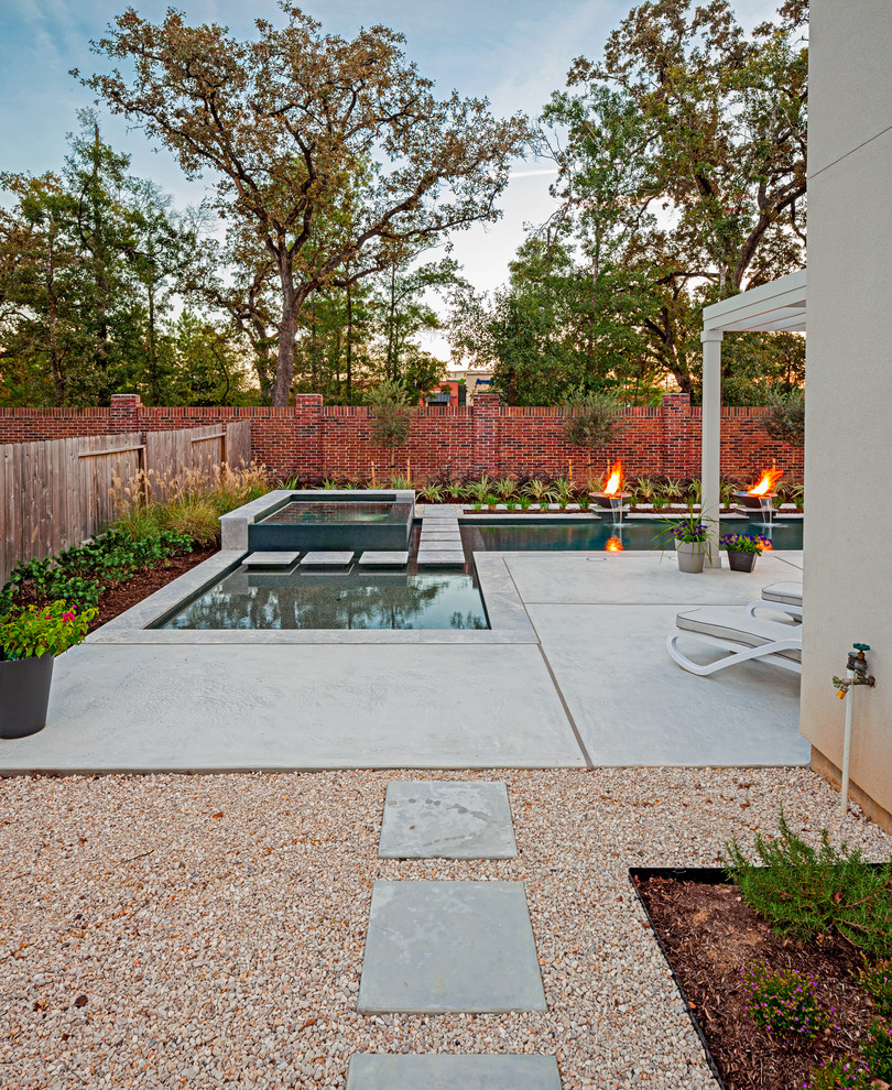 Geometric Relaxation Contemporary Pool Houston by Water's Edge
