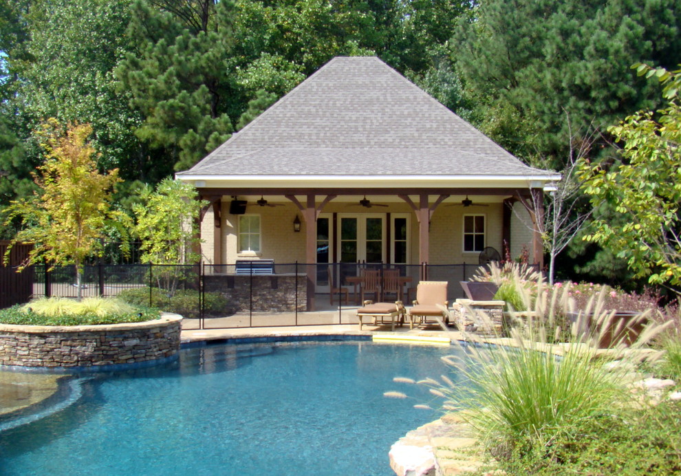 Example of a classic pool design in Nashville