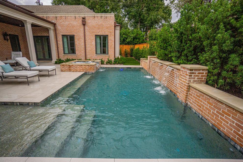 Idee per una piscina classica rettangolare di medie dimensioni e dietro casa