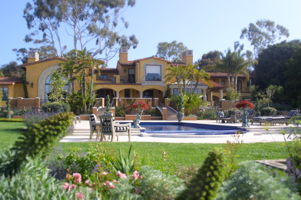 Elegant pool photo in Santa Barbara