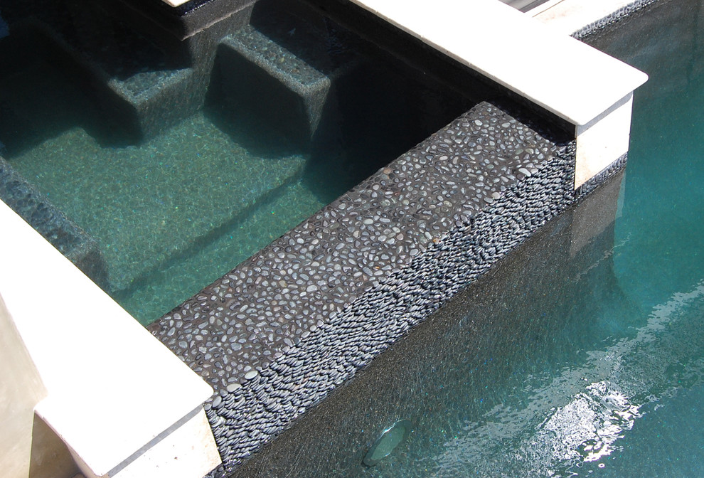Example of a minimalist pool design in Hawaii